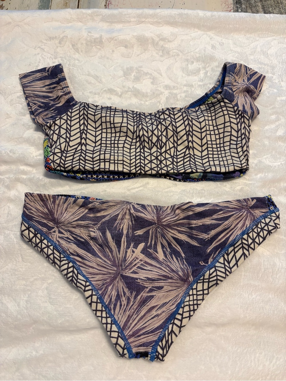 Maaji Mixed-Print Bikini Set with Tropical and Geometric Details small - Picture 2 of 4